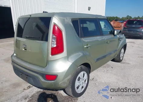 2013 Kia Soul z USA, uszkodzony, nr VIN KNDJT2A5XD7635077